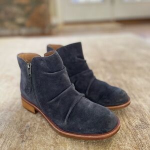 Sofft Women's Dark Blue Suede Ankle Booties